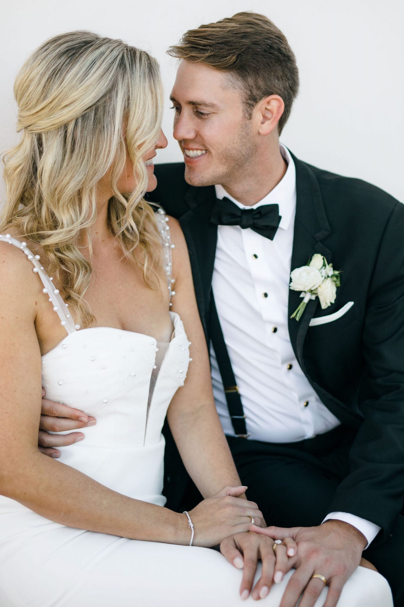 AdamsonHouseWedding_MalibuWedding_GeoffampLyndsiPhotography_CocktailHour64-scaled